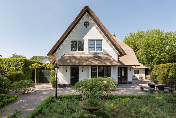 Rietgedekte modern-klassieke woning | Atelier 3